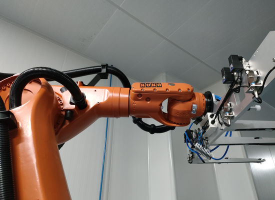 خلية الروبوت الصناعي KUKA KR60-3 مع تدريب الروبوتات وتصنيف حماية IP65