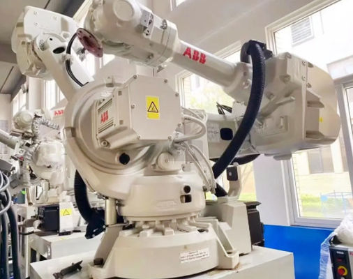 IRB 7600- 500/2.55 Abb الذراع الروبوتية 500KG لعمليات التصنيع المتعددة
